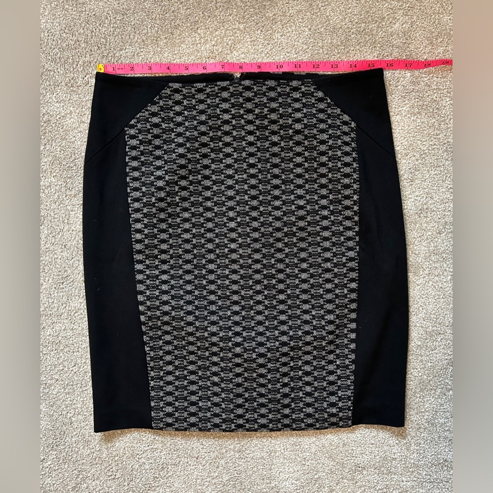 Theory fitted skirt- business or professional event - Picture 2 of 7